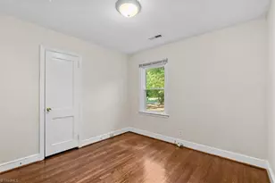 3002 Taliaferro Rd, Greensboro, NC 27408 - Photo 21