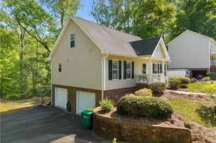 2375 Oakton Dr, Clemmons, NC 27012 - Photo 3
