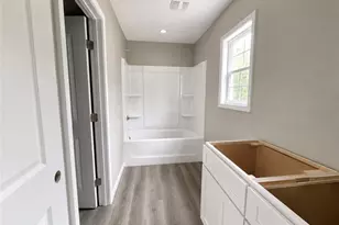 317 Price St, Eden, NC 27288 - Photo 5