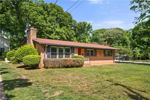 4918 Starmount Dr, Greensboro, NC 27410 - Photo 3