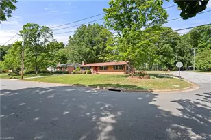4918 Starmount Dr, Greensboro, NC 27410 - Photo 33