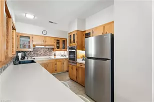 4918 Starmount Dr, Greensboro, NC 27410 - Photo 15