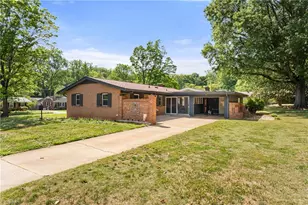 4918 Starmount Dr, Greensboro, NC 27410 - Photo 5