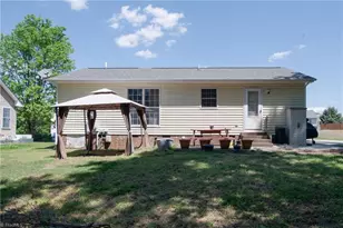 1852 Burch Run Dr, Burlington, NC 27217 - Photo 21