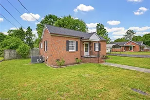 612 Morehead St, Eden, NC 27288 - Photo 5