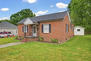 612 Morehead St, Eden, NC 27288 - Photo 3