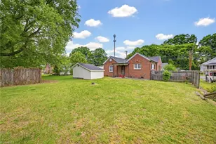 612 Morehead St, Eden, NC 27288 - Photo 27