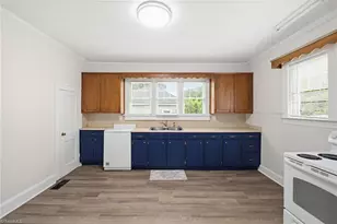 612 Morehead St, Eden, NC 27288 - Photo 13