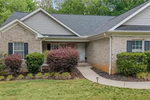 7704 Perthshire Dr, Oak Ridge, NC 27310 - Photo 5