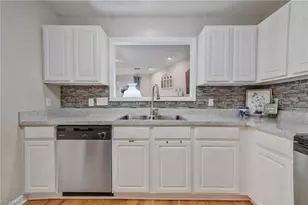 3027 Maple Ave, Burlington, NC 27215 - Photo 11