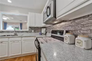 3027 Maple Ave, Burlington, NC 27215 - Photo 13
