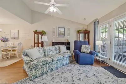 3027 Maple Avenue #D2, Burlington, NC 27215 - Photo 3