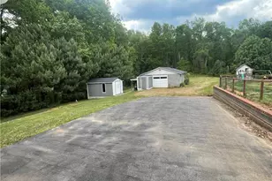 443 Pads Rd, Wilkesboro, NC 28697 - Photo 11
