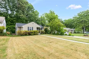 2012 Bluemont Dr, Greensboro, NC 27408 - Photo 9