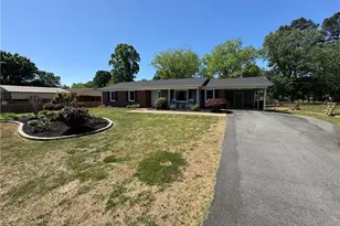 2436 Wickham Rd, Kernersville, NC 27284 - Photo 3