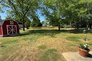 2436 Wickham Rd, Kernersville, NC 27284 - Photo 25