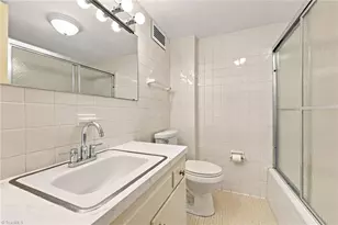 1101 Elm St, Greensboro, NC 27401 - Photo 19