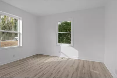 621 Sharpe Street E, Statesville, NC 28677 - Photo 7
