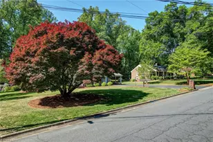 1019 Sherwood Dr, Reidsville, NC 27320 - Photo 5