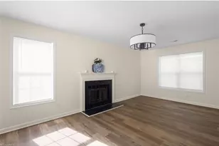 813 Valley Oak Dr, Greensboro, NC 27406 - Photo 17