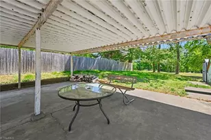 532 Greenwood Dr, Burlington, NC 27217 - Photo 21