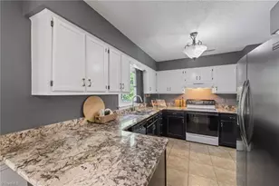 3919 Pondfield Ct, Greensboro, NC 27410 - Photo 9