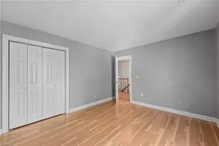 3919 Pondfield Ct, Greensboro, NC 27410 - Photo 17