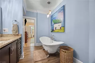 638 Colonial Dr, High Point, NC 27262 - Photo 27