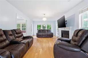 4004 Auburn Hills Dr, Greensboro, NC 27407 - Photo 7