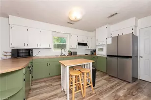 1012 H E Renegar Dr, Yadkinville, NC 27055 - Photo 11