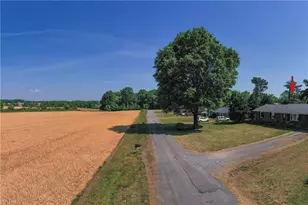 1012 H E Renegar Dr, Yadkinville, NC 27055 - Photo 3