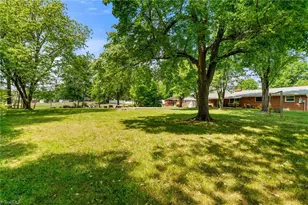 116 Lakeview Cir, Thomasville, NC 27360 - Photo 39