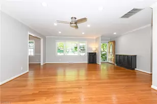 2403 Running Brook Dr, Greensboro, NC 27408 - Photo 7