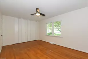 2403 Running Brook Dr, Greensboro, NC 27408 - Photo 27