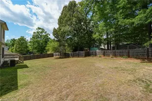 405 Ashton Cir, Eden, NC 27288 - Photo 7
