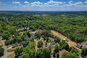 405 Ashton Cir, Eden, NC 27288 - Photo 9