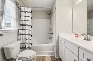 211 Bethlehem Ave, Thomasville, NC 27360 - Photo 9