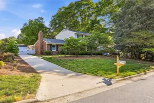 3510 Cotswold Terrace, Greensboro, NC 27455 - Photo 3