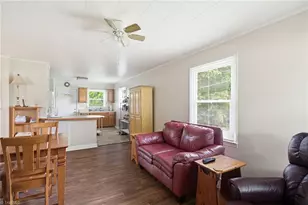 544 Edgewood St, Kernersville, NC 27284 - Photo 7