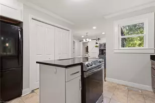 2605 Pinecroft Rd, Greensboro, NC 27407 - Photo 5