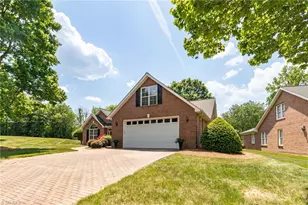 4752 Barrington Pl Ct, Jamestown, NC 27282 - Photo 3