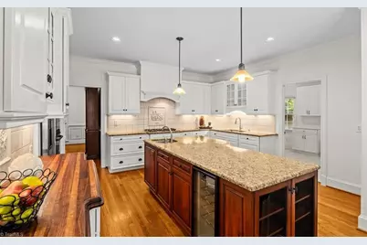 10 Elm Grove Way, Greensboro, NC 27405 - Photo 9