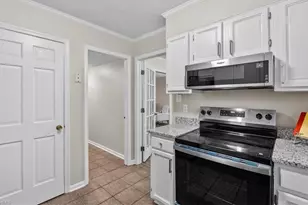 3210 Regents Park Ln, Greensboro, NC 27455 - Photo 17