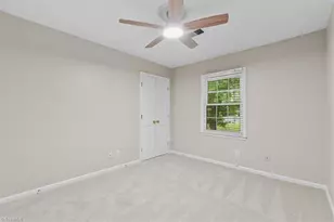 3210 Regents Park Ln, Greensboro, NC 27455 - Photo 25