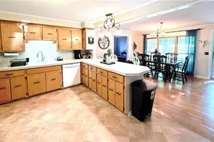 126 Auburn Ave, Elkin, NC 28621 - Photo 7