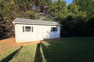 126 Auburn Ave, Elkin, NC 28621 - Photo 21