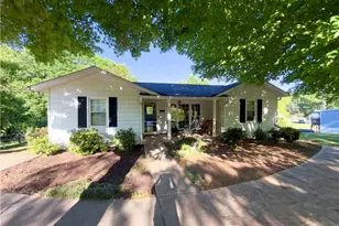 126 Auburn Ave, Elkin, NC 28621 - Photo 3