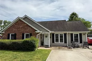 1002 Lawson St, Eden, NC 27288 - Photo 1