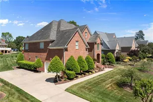 736 Meadowood Dr, Burlington, NC 27215 - Photo 3