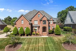 736 Meadowood Dr, Burlington, NC 27215 - Photo 1